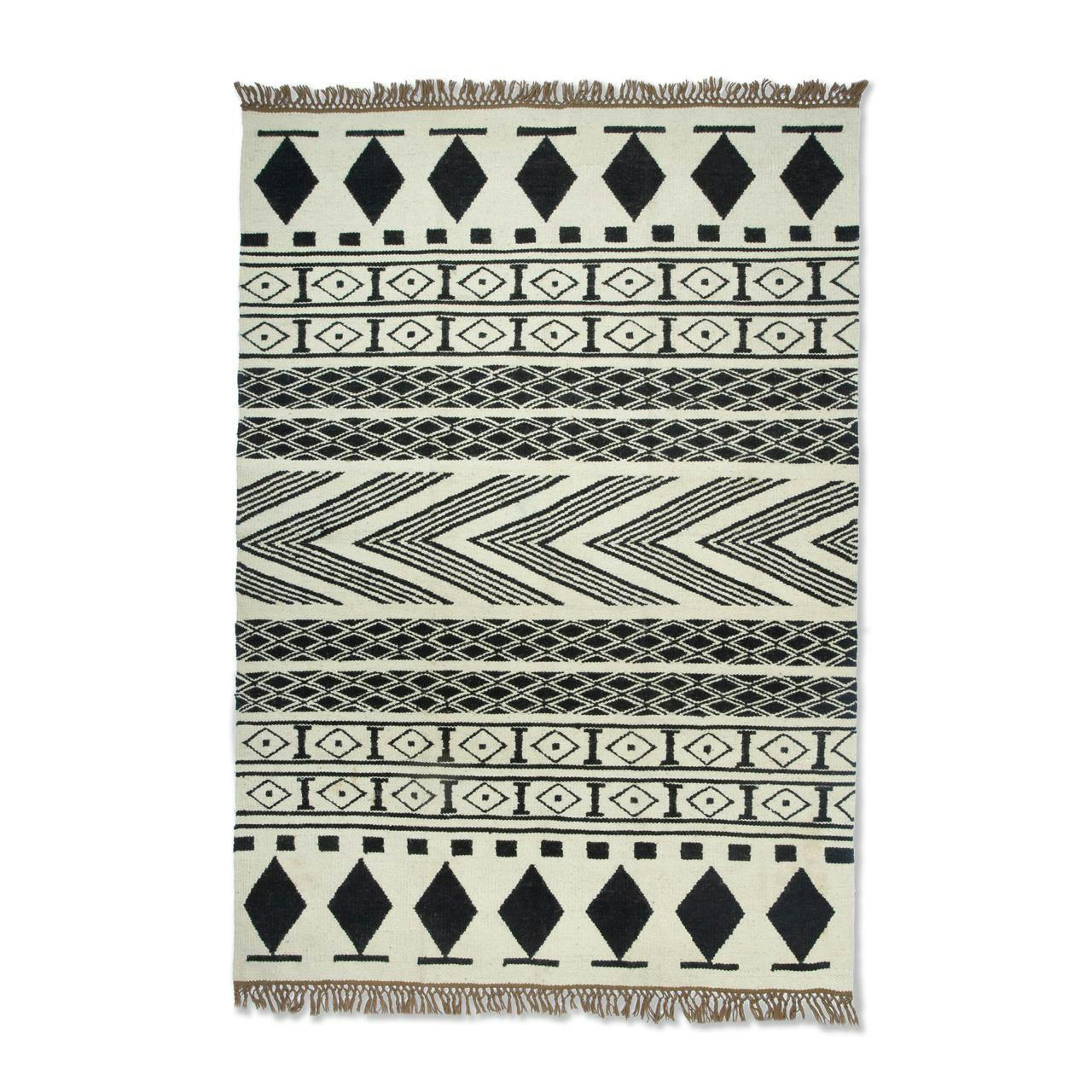 Black and White Patterned Rug 1